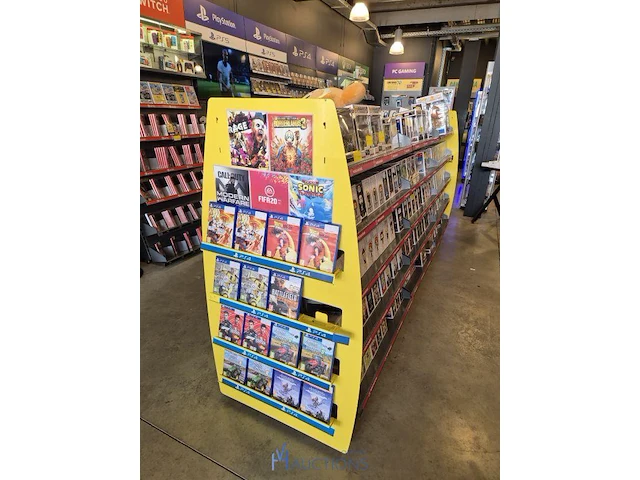 Winkelvoorraad en inrichting game mania leuven - afbeelding 355 van  368
