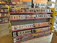 Winkelvoorraad en inrichting game mania leuven - afbeelding 356 van  368