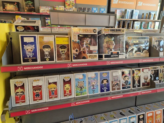 Winkelvoorraad en inrichting game mania leuven - afbeelding 357 van  368