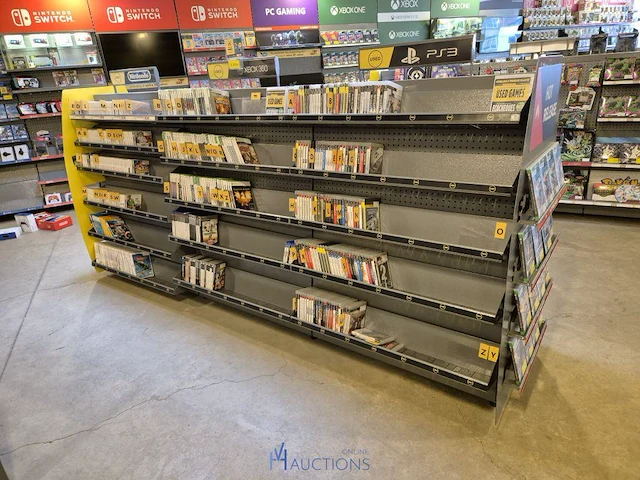 Winkelvoorraad en inrichting game mania merksem - afbeelding 3 van  467