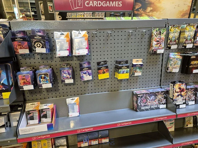 Winkelvoorraad en inrichting game mania merksem - afbeelding 16 van  467