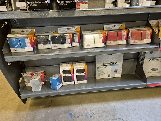 Winkelvoorraad en inrichting game mania merksem - afbeelding 19 van  467