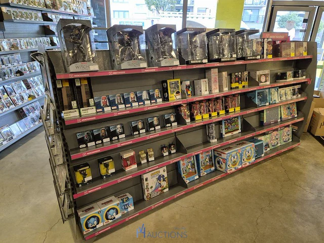 Winkelvoorraad en inrichting game mania merksem - afbeelding 35 van  467