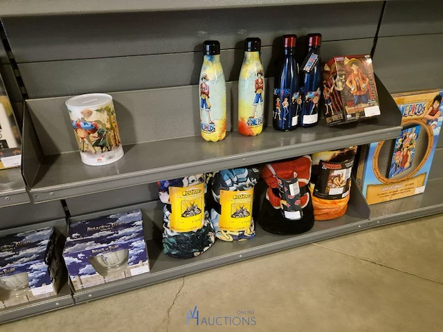 Winkelvoorraad en inrichting game mania merksem - afbeelding 51 van  467