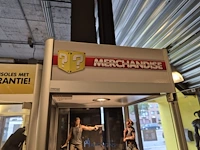 Winkelvoorraad en inrichting game mania merksem - afbeelding 60 van  467