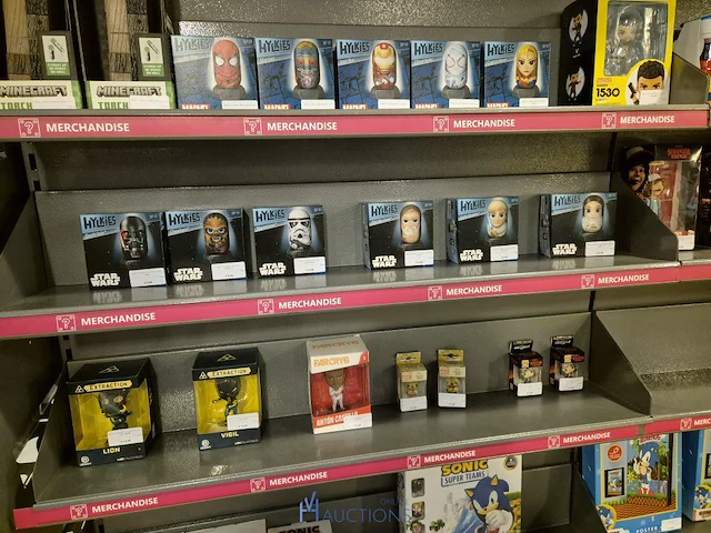 Winkelvoorraad en inrichting game mania merksem - afbeelding 57 van  467