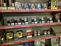 Winkelvoorraad en inrichting game mania merksem - afbeelding 57 van  467