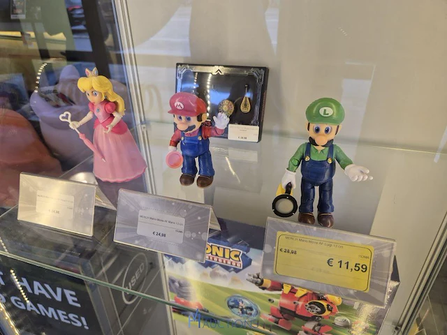 Winkelvoorraad en inrichting game mania merksem - afbeelding 70 van  467