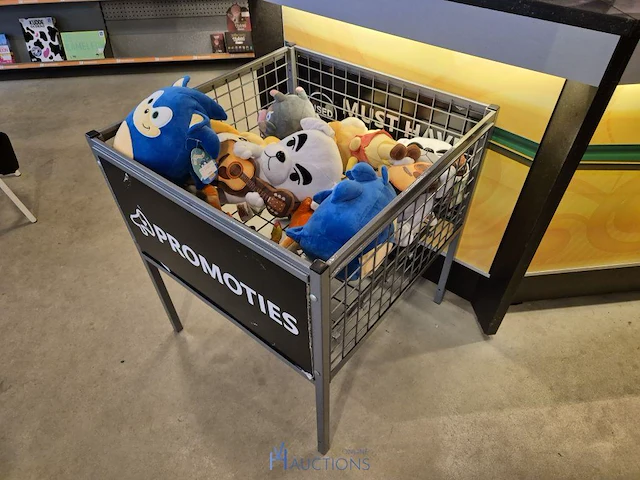 Winkelvoorraad en inrichting game mania merksem - afbeelding 95 van  467