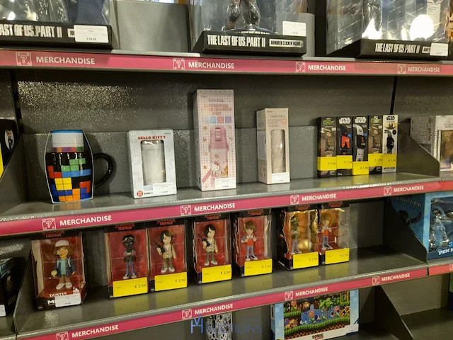 Winkelvoorraad en inrichting game mania merksem - afbeelding 90 van  467