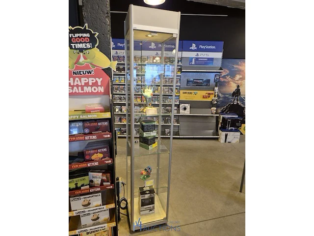 Winkelvoorraad en inrichting game mania merksem - afbeelding 108 van  467