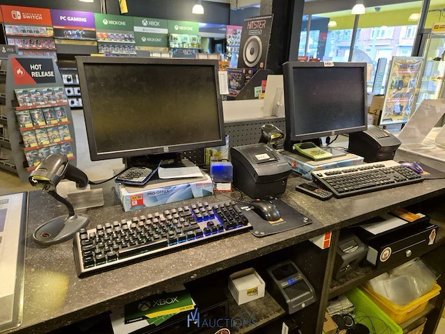 Winkelvoorraad en inrichting game mania merksem - afbeelding 127 van  467