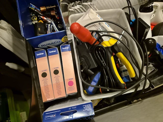 Winkelvoorraad en inrichting game mania merksem - afbeelding 159 van  467
