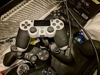 Winkelvoorraad en inrichting game mania merksem - afbeelding 163 van  467