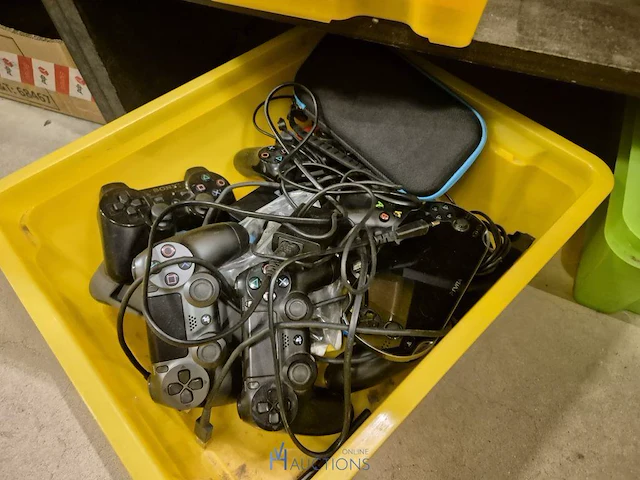 Winkelvoorraad en inrichting game mania merksem - afbeelding 169 van  467