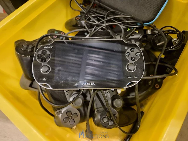 Winkelvoorraad en inrichting game mania merksem - afbeelding 170 van  467