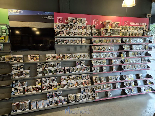 Winkelvoorraad en inrichting game mania merksem - afbeelding 168 van  467