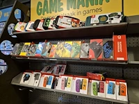 Winkelvoorraad en inrichting game mania merksem - afbeelding 205 van  467