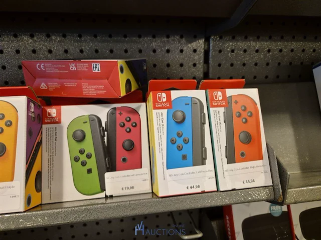 Winkelvoorraad en inrichting game mania merksem - afbeelding 207 van  467