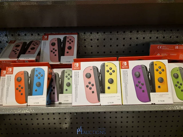 Winkelvoorraad en inrichting game mania merksem - afbeelding 208 van  467