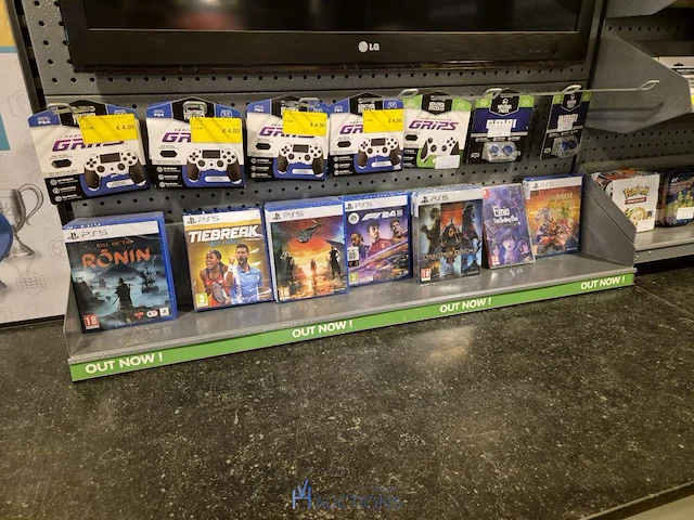 Winkelvoorraad en inrichting game mania merksem - afbeelding 217 van  467