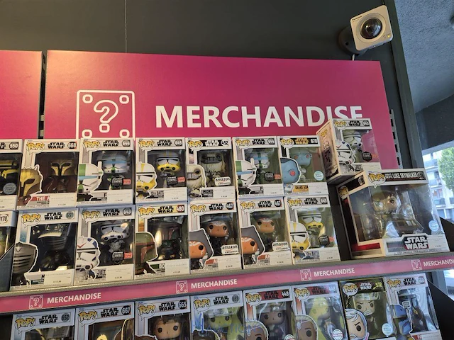 Winkelvoorraad en inrichting game mania merksem - afbeelding 212 van  467