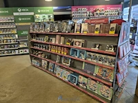 Winkelvoorraad en inrichting game mania merksem - afbeelding 112 van  467