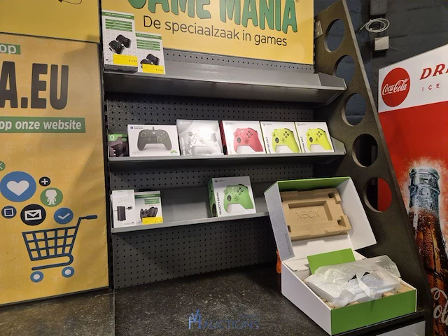 Winkelvoorraad en inrichting game mania merksem - afbeelding 228 van  467