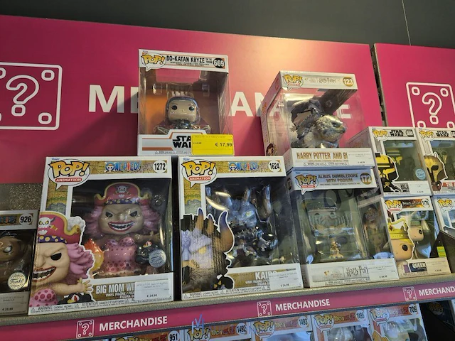 Winkelvoorraad en inrichting game mania merksem - afbeelding 224 van  467
