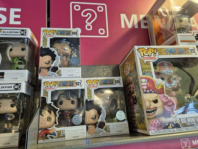 Winkelvoorraad en inrichting game mania merksem - afbeelding 235 van  467