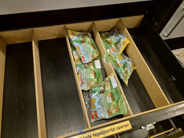 Winkelvoorraad en inrichting game mania merksem - afbeelding 248 van  467