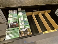 Winkelvoorraad en inrichting game mania merksem - afbeelding 265 van  467