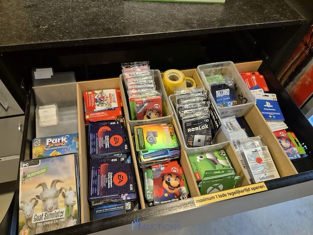 Winkelvoorraad en inrichting game mania merksem - afbeelding 266 van  467