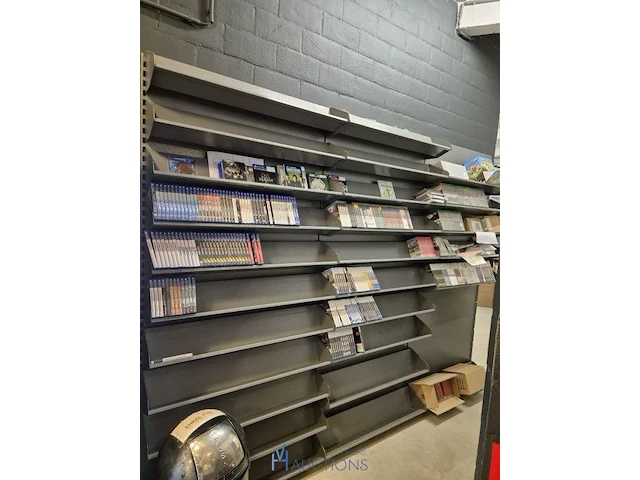 Winkelvoorraad en inrichting game mania merksem - afbeelding 271 van  467