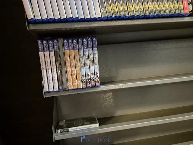 Winkelvoorraad en inrichting game mania merksem - afbeelding 273 van  467