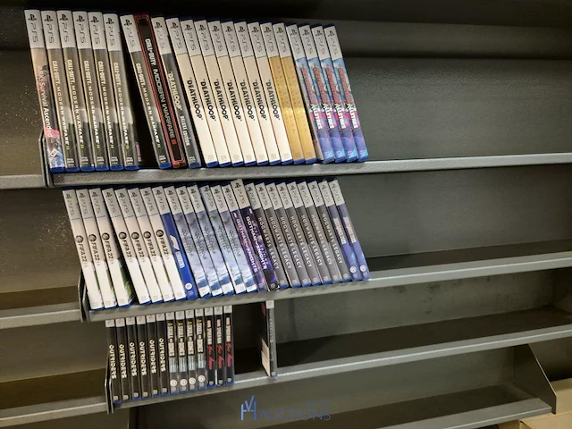Winkelvoorraad en inrichting game mania merksem - afbeelding 275 van  467