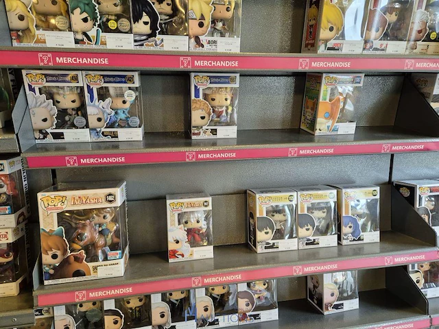 Winkelvoorraad en inrichting game mania merksem - afbeelding 279 van  467