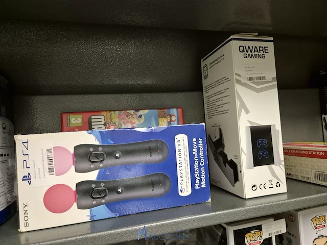 Winkelvoorraad en inrichting game mania merksem - afbeelding 294 van  467
