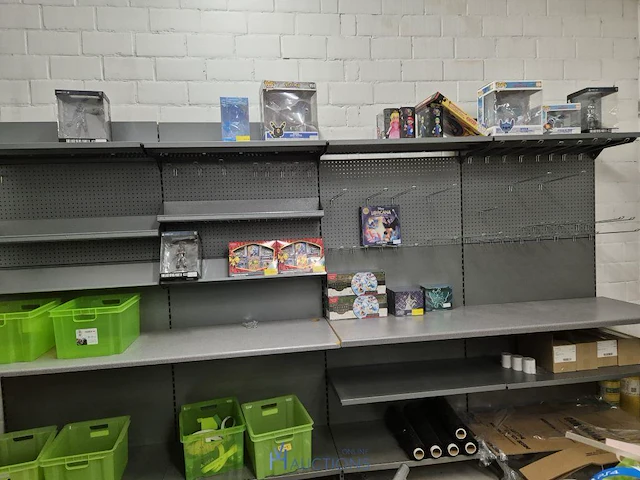 Winkelvoorraad en inrichting game mania merksem - afbeelding 330 van  467