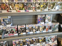 Winkelvoorraad en inrichting game mania merksem - afbeelding 335 van  467