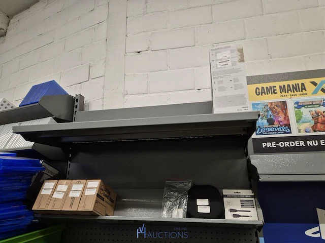 Winkelvoorraad en inrichting game mania merksem - afbeelding 359 van  467