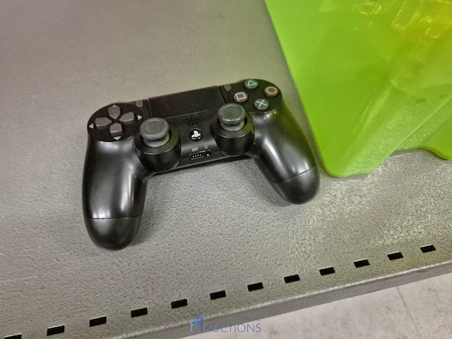 Winkelvoorraad en inrichting game mania merksem - afbeelding 361 van  467