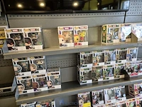 Winkelvoorraad en inrichting game mania merksem - afbeelding 368 van  467
