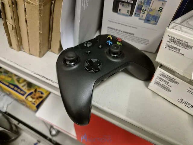 Winkelvoorraad en inrichting game mania merksem - afbeelding 404 van  467