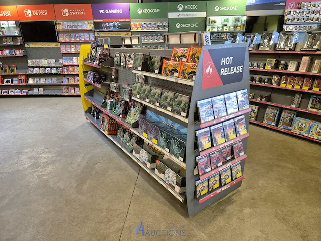 Winkelvoorraad en inrichting game mania merksem - afbeelding 334 van  467