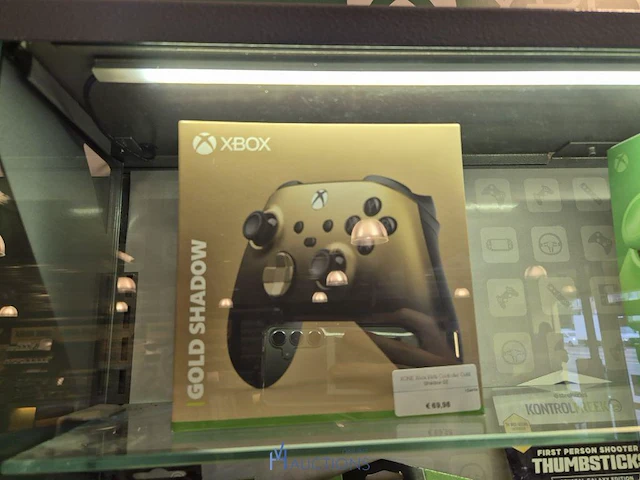 Winkelvoorraad en inrichting game mania merksem - afbeelding 415 van  467