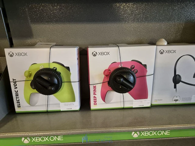 Winkelvoorraad en inrichting game mania merksem - afbeelding 420 van  467
