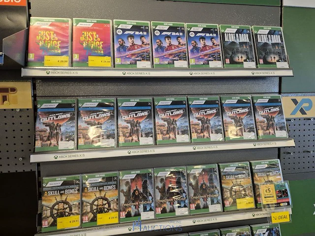 Winkelvoorraad en inrichting game mania merksem - afbeelding 422 van  467