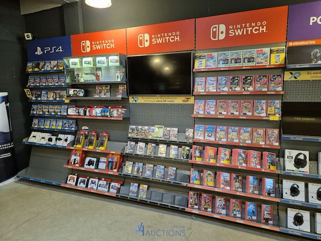 Winkelvoorraad en inrichting game mania merksem - afbeelding 428 van  467