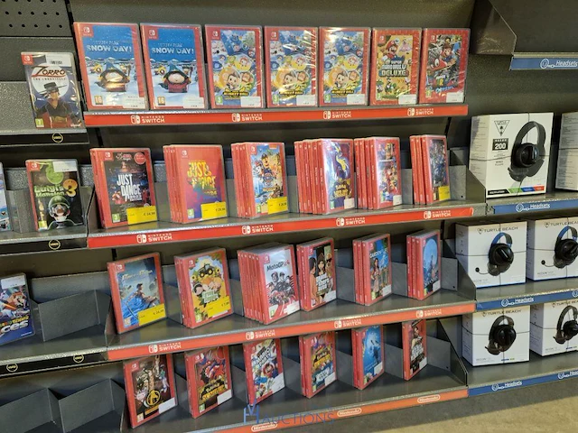 Winkelvoorraad en inrichting game mania merksem - afbeelding 430 van  467